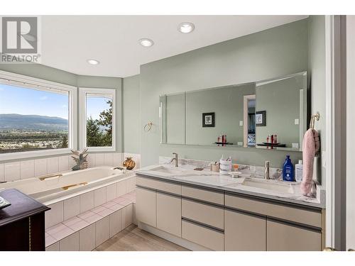 Primary ensuite - 761 Siwash Court, Kelowna, BC - Indoor Photo Showing Bathroom