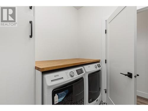 689 Balsam Road, Kelowna, BC - Indoor Photo Showing Laundry Room