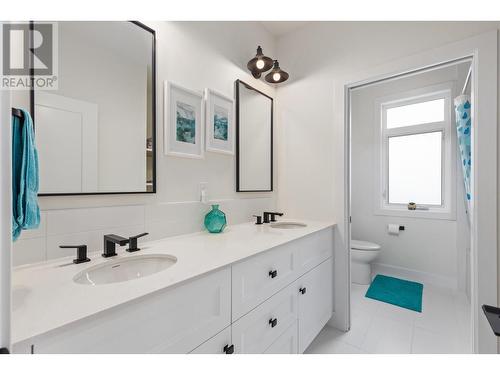 689 Balsam Road, Kelowna, BC - Indoor Photo Showing Bathroom