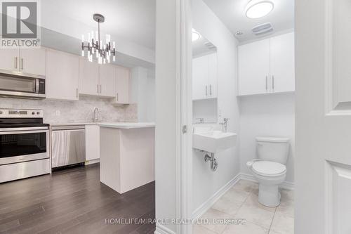 17 - 2199 Lillykin Street, Oakville, ON - Indoor Photo Showing Kitchen