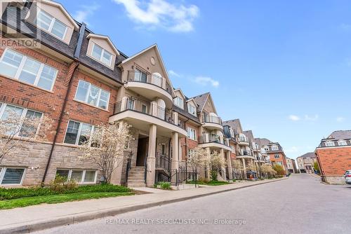 5-01 - 2420 Baronwood Drive, Oakville, ON - Outdoor With Facade