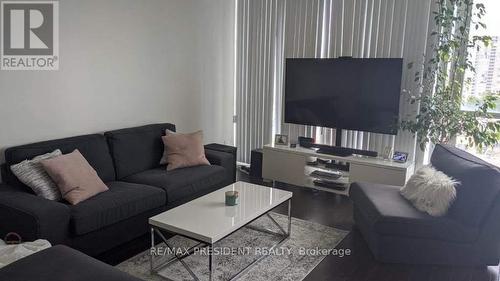 907 - 4099 Brickstone Mews, Mississauga, ON - Indoor Photo Showing Living Room