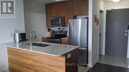 907 - 4099 Brickstone Mews, Mississauga, ON - Indoor Photo Showing Kitchen