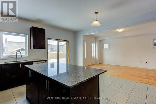 251 Ridley Crescent, Southgate, ON - Indoor Photo Showing Kitchen