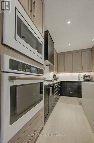 641 Wild Rye Street, Waterloo, ON - Indoor Photo Showing Kitchen