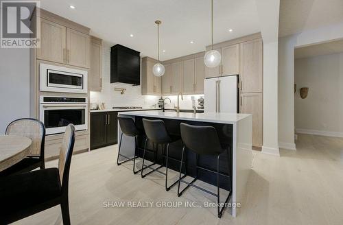 641 Wild Rye Street, Waterloo, ON - Indoor Photo Showing Kitchen With Upgraded Kitchen