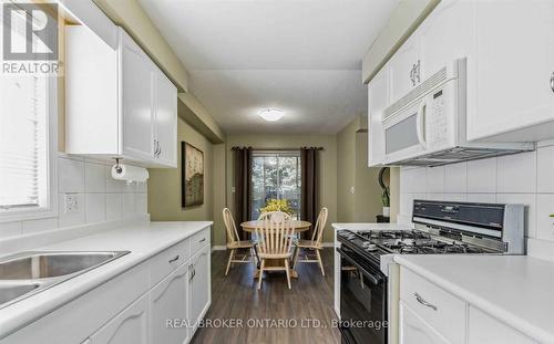 20 Elderridge Court, Hamilton, ON - Indoor Photo Showing Kitchen