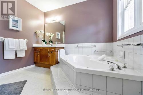 20 Elderridge Court, Hamilton, ON - Indoor Photo Showing Bathroom