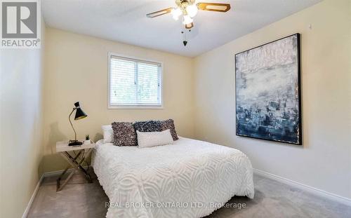 20 Elderridge Court, Hamilton, ON - Indoor Photo Showing Bedroom