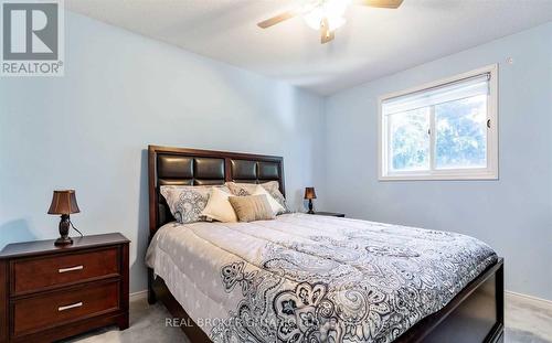 20 Elderridge Court, Hamilton, ON - Indoor Photo Showing Bedroom