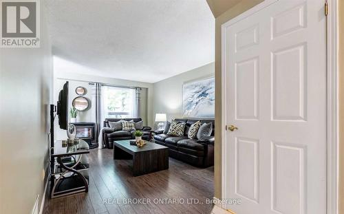 20 Elderridge Court, Hamilton, ON - Indoor Photo Showing Other Room