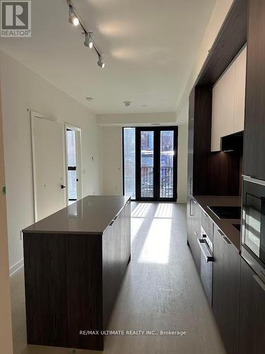 208 - 123 Portland Street, Toronto, ON - Indoor Photo Showing Kitchen