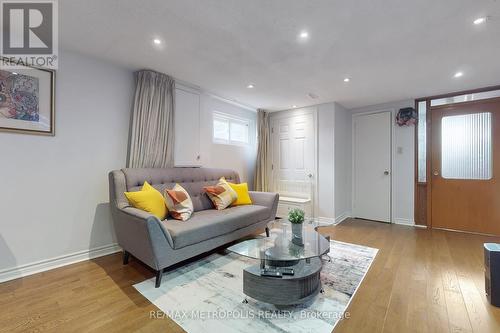 46 Bowhill Crescent, Toronto, ON - Indoor Photo Showing Living Room