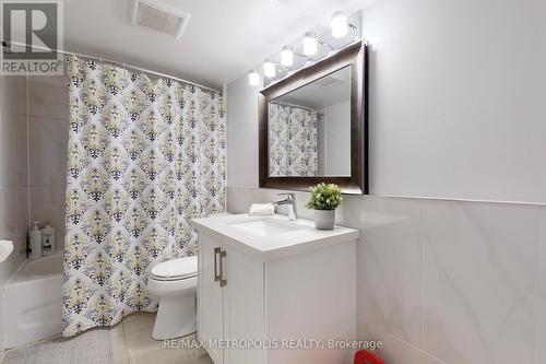 46 Bowhill Crescent, Toronto, ON - Indoor Photo Showing Bathroom