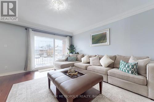 46 Bowhill Crescent, Toronto, ON - Indoor Photo Showing Living Room