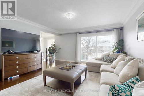 46 Bowhill Crescent, Toronto, ON - Indoor Photo Showing Living Room