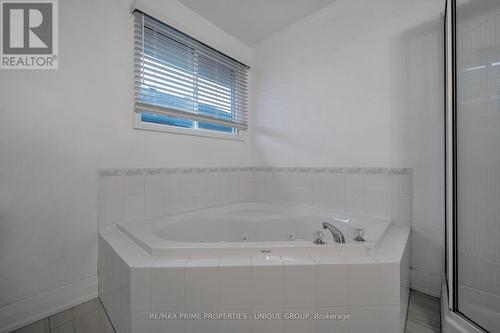 75 Avondale Drive, Clarington, ON - Indoor Photo Showing Bathroom