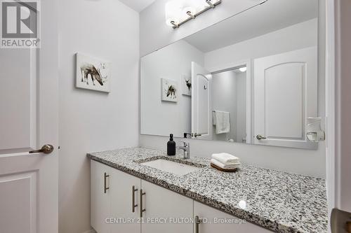 2016 Cameron Lott Crescent, Oshawa, ON - Indoor Photo Showing Bathroom