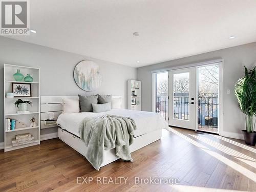 318 Rhodes Avenue, Toronto, ON - Indoor Photo Showing Bedroom