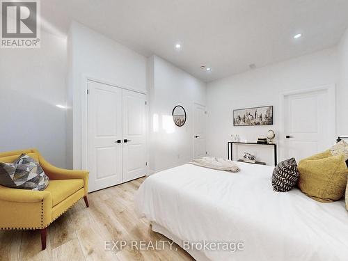 318 Rhodes Avenue, Toronto, ON - Indoor Photo Showing Bedroom