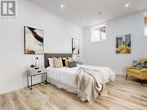 318 Rhodes Avenue, Toronto, ON - Indoor Photo Showing Bedroom