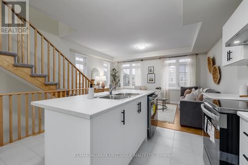 23 Senay Circle, Clarington, ON - Indoor Photo Showing Kitchen With Double Sink