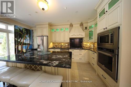 142 Estate Garden Avenue, Richmond Hill, ON - Indoor Photo Showing Kitchen With Stainless Steel Kitchen