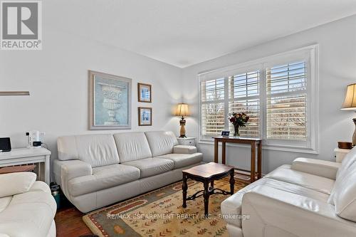 4535 Weltman Way, Lincoln, ON - Indoor Photo Showing Living Room