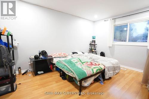 96 Wellington Street E, Barrie, ON - Indoor Photo Showing Bedroom