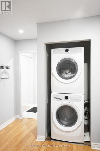 96 Wellington Street E, Barrie, ON - Indoor Photo Showing Laundry Room