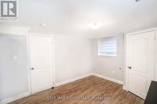 96 Wellington Street E, Barrie, ON - Indoor Photo Showing Other Room