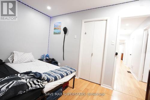 96 Wellington Street E, Barrie, ON - Indoor Photo Showing Bedroom