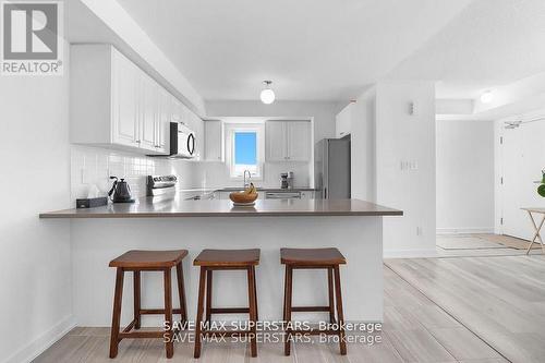 91 Appletree Lane, Barrie, ON - Indoor Photo Showing Kitchen With Upgraded Kitchen