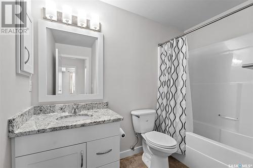 211 1025 Moss Avenue, Saskatoon, SK - Indoor Photo Showing Bathroom