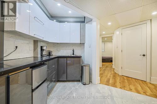 5225 Rice Lake Drive N, Hamilton Township, ON - Indoor Photo Showing Kitchen