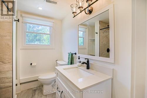 5225 Rice Lake Drive N, Hamilton Township, ON - Indoor Photo Showing Bathroom