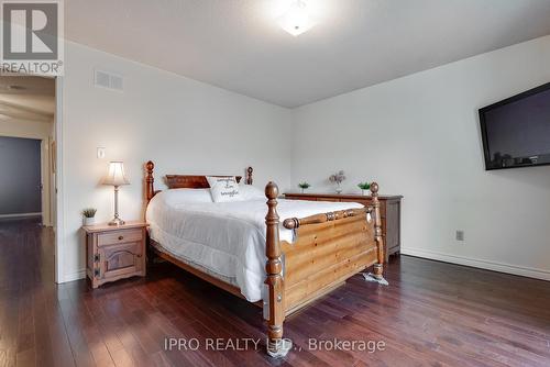 5 Oldham Crescent, Brampton, ON - Indoor Photo Showing Bedroom