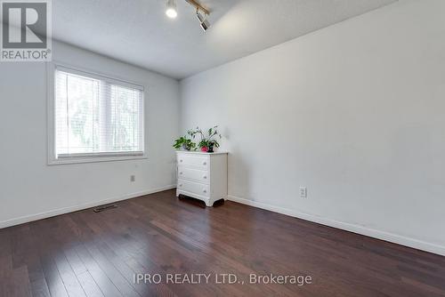 5 Oldham Crescent, Brampton, ON - Indoor Photo Showing Other Room