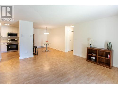 735 Cook Road Unit# 109A, Kelowna, BC - Indoor