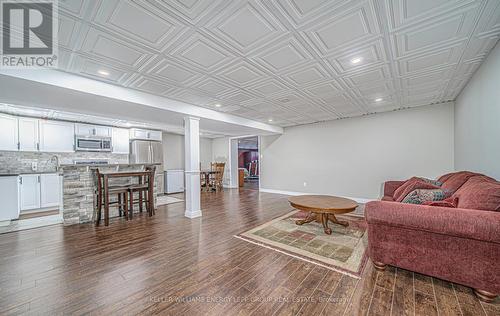 8 Sunny Ridge Trail, Clarington, ON - Indoor Photo Showing Living Room