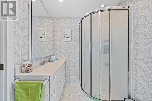 174 Louth Street, St. Catharines, ON - Indoor Photo Showing Bathroom