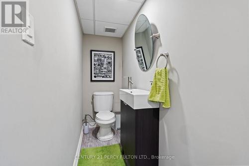 174 Louth Street, St. Catharines, ON - Indoor Photo Showing Bathroom