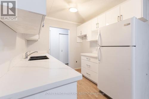 202 - 10 Lake Road, Lambton Shores (Grand Bend), ON - Indoor Photo Showing Kitchen