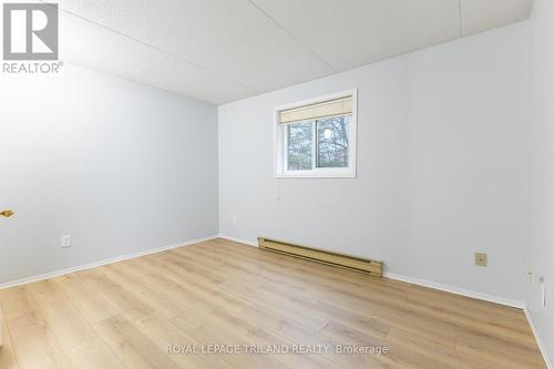 202 - 10 Lake Road, Lambton Shores (Grand Bend), ON - Indoor Photo Showing Other Room