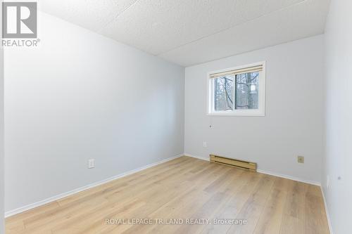 202 - 10 Lake Road, Lambton Shores (Grand Bend), ON - Indoor Photo Showing Other Room