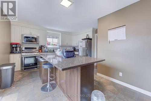 212 Killarney Grove, London, ON - Indoor Photo Showing Kitchen