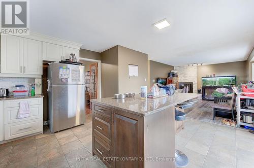 212 Killarney Grove, London, ON - Indoor Photo Showing Kitchen