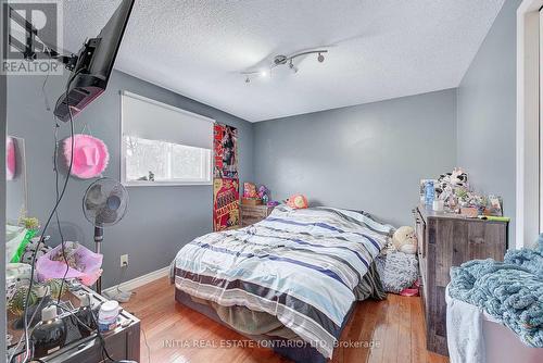 212 Killarney Grove, London, ON - Indoor Photo Showing Bedroom