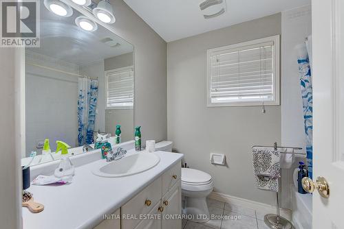 212 Killarney Grove, London, ON - Indoor Photo Showing Bathroom