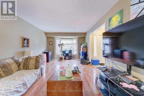 212 Killarney Grove, London, ON - Indoor Photo Showing Living Room